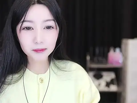 Snapshot of Nuyoah-77 chatting on November 24, 2:17 pm Nuyoah-77 online show from November 24, 2:17 pm