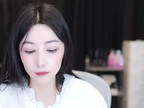 Snapshot of Nuyoah-77 chatting on November 25, 4:07 pm Nuyoah-77 online show from November 25, 4:07 pm