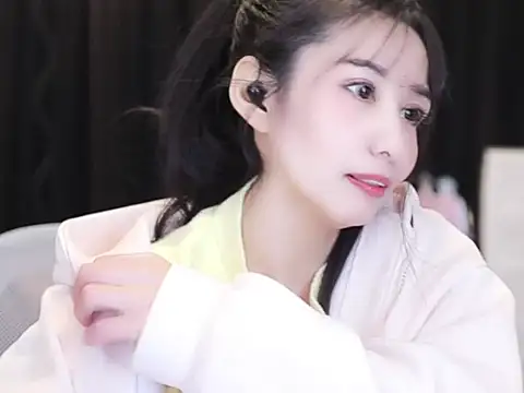 Snapshot of Nuyoah-77 chatting on November 28, 3:36 pm Nuyoah-77 online show from November 28, 3:36 pm