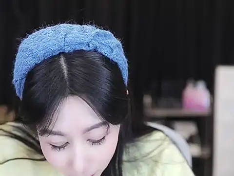 Snapshot of Nuyoah-77 chatting on November 29, 2:31 pm Nuyoah-77 online show from November 29, 2:31 pm