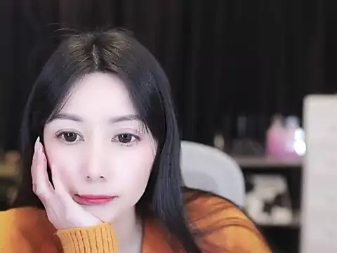 Snapshot of Nuyoah-77 chatting on December 2, 1:05 pm Nuyoah-77 online show from December 2, 1:05 pm