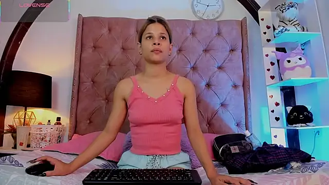 LadyAvalon online show from March 2, 7:45 pm