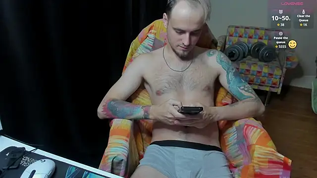 Snapshot of Joel-Pataki chatting on October 30, 4:25 am Joel-Pataki online show from October 30, 4:25 am