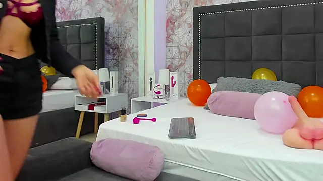 SaaraBrown online show from February 1, 12:26 pm