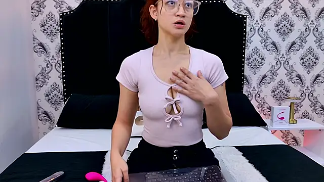 SaaraBrown online show from January 17, 12:21 pm