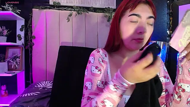 Mia Rinn online show from December 17, 1:38 pm