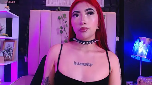 Mia Rinn online show from December 24, 1:39 pm
