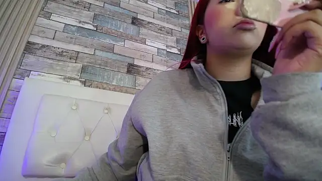 Mia Rinn online show from January 15, 12:47 pm