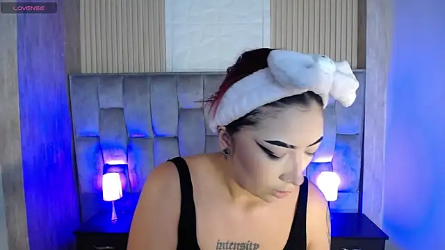 Snapshot of Mia_Rinn chatting on October 8, 2:58 pm Mia Rinn online show from October 8, 2:58 pm