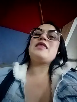 Snapshot of Lesly_10- chatting on December 12, 11:14 pm Lesly 10- online show from December 12, 11:14 pm