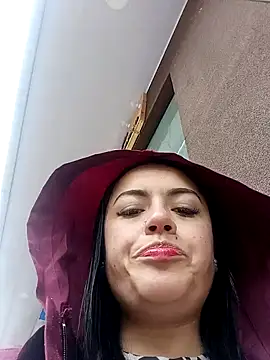 Snapshot of Lesly_10- chatting on January 3, 8:11 pm Lesly 10- online show from January 3, 8:11 pm