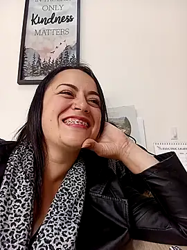 Snapshot of Lesly_10- chatting on January 28, 3:14 pm Lesly 10- online show from January 28, 3:14 pm