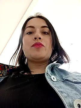 Snapshot of Lesly_10- chatting on February 3, 8:35 pm Lesly 10- online show from February 3, 8:35 pm