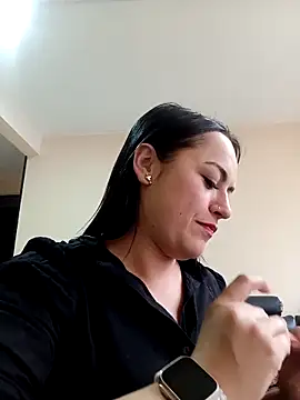 Snapshot of Lesly_10- chatting on March 10, 10:45 pm Lesly 10- online show from March 10, 10:45 pm