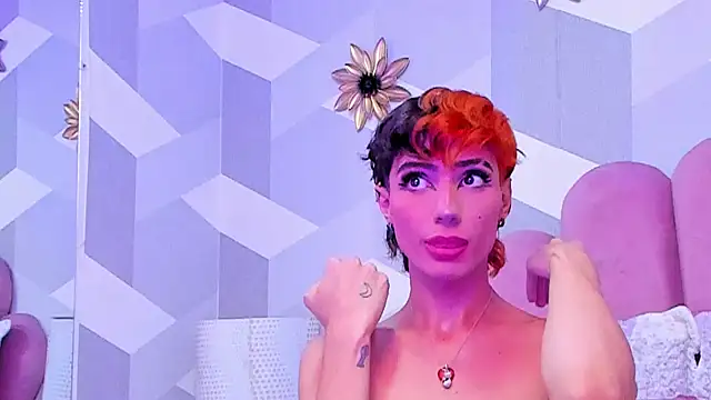 KylieMonnett online show from December 31, 4:46 pm