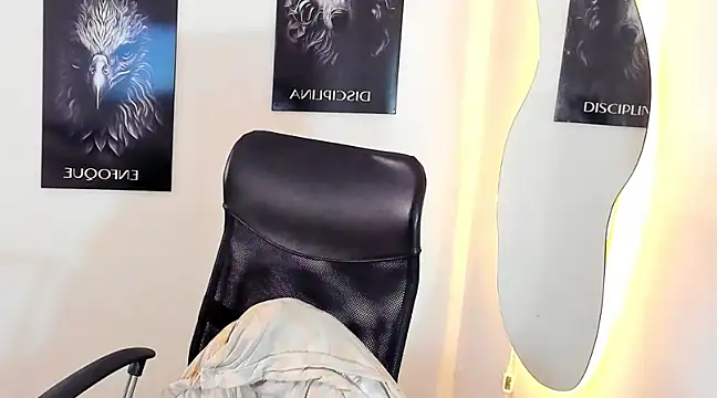 Snapshot of Andrew_wolf7 chatting on March 6, 2:40 pm Andrew wolf7 online show from March 6, 2:40 pm