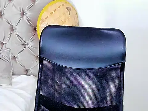 Snapshot of Andrew_wolf7 chatting on September 10, 4:29 pm Andrew wolf7 online show from September 10, 4:29 pm