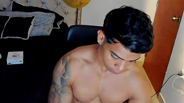 Snapshot of Andrew_wolf7 chatting on November 26, 1:12 pm Andrew wolf7 online show from November 26, 1:12 pm