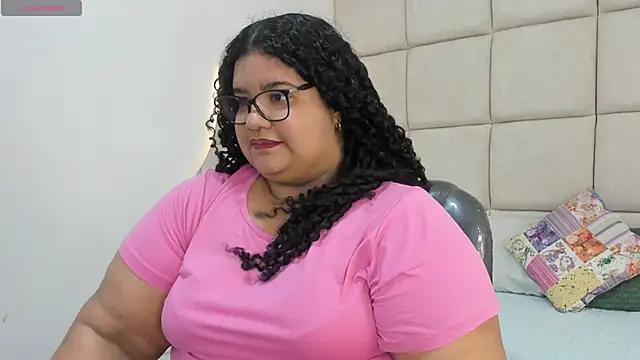 Miley Collins online show from November 3, 7:37 pm