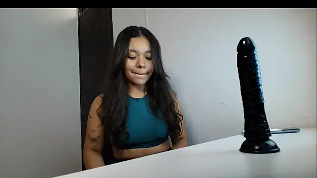 latinfeet-qos online show from March 7, 11:40 am