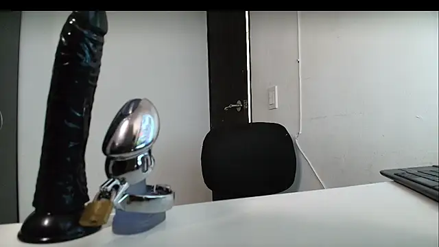 latinfeet-qos online show from March 15, 7:05 pm