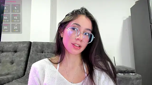 Snapshot of emmadiaz1 chatting on December 2, 4:18 am emmadiaz1 online show from December 2, 4:18 am