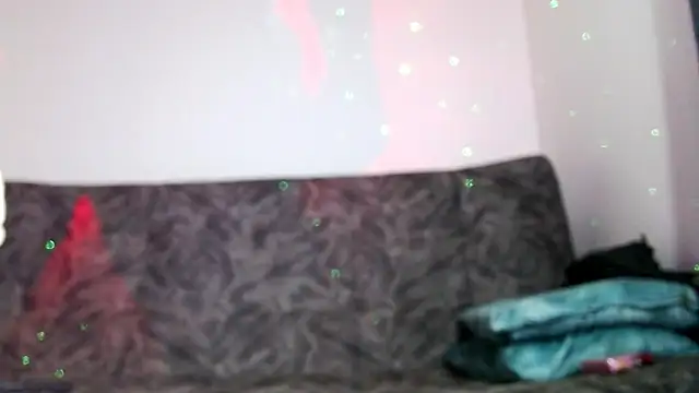 Snapshot of Exotic_tatto27121 chatting on December 17, 5:40 am Exotic tatto27121 online show from December 17, 5:40 am