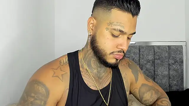 Snapshot of Exotic_tatto27121 chatting on March 10, 4:50 am Exotic tatto27121 online show from March 10, 4:50 am