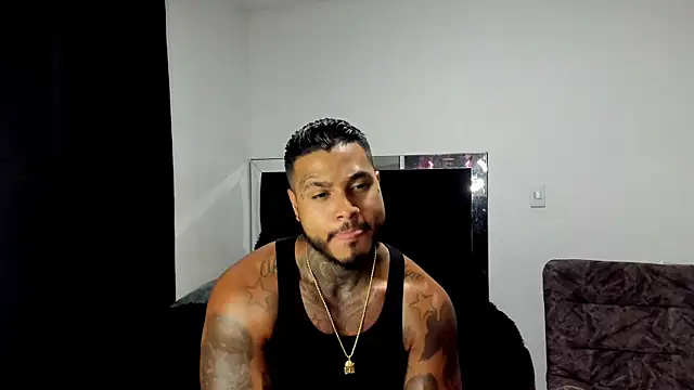 Snapshot of Exotic_tatto27121 chatting on March 31, 1:29 am Exotic tatto27121 online show from March 31, 1:29 am