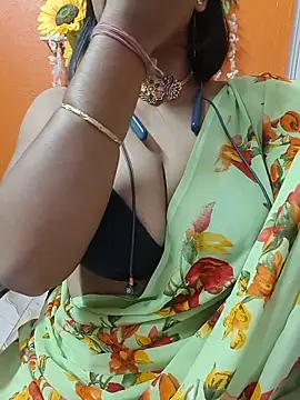 Sony-Model online show from June 9, 10:05 am