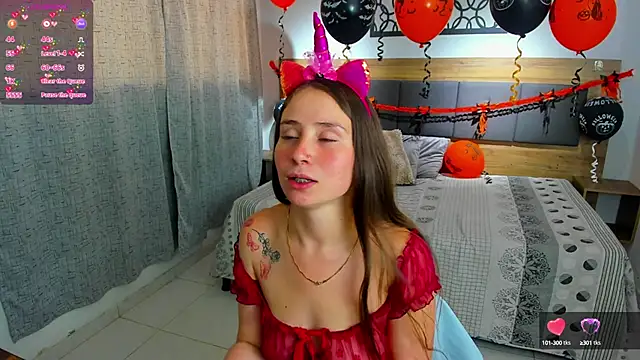 Snapshot of martina_lujann chatting on October 15, 12:49 pm martina lujann online show from October 15, 12:49 pm