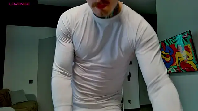 Snapshot of white_King9999 chatting on April 12, 12:54 pm white King9999 online show from April 12, 12:54 pm