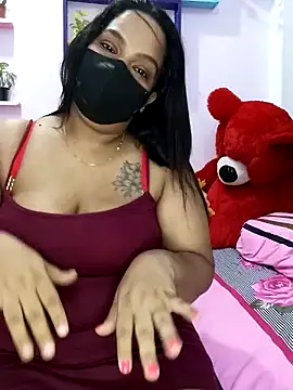  Hot Kisses  online show from December 22, 6:48 pm