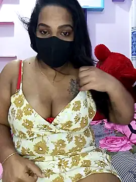  Hot Kisses  online show from December 26, 6:43 pm