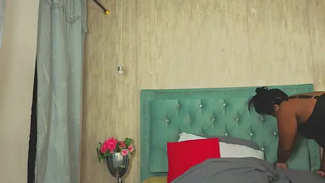 Snapshot of Alexa_roussee chatting on October 15, 1:00 pm Alexa roussee online show from October 15, 1:00 pm