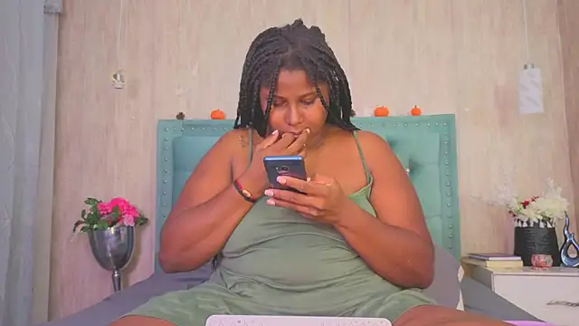 Snapshot of Alexa_roussee chatting on October 19, 1:34 pm Alexa roussee online show from October 19, 1:34 pm