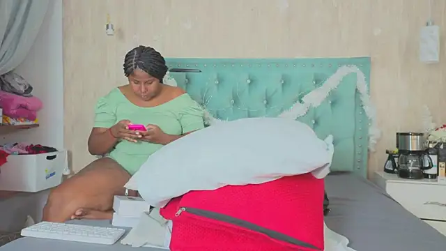 Alexa roussee online show from December 19, 12:56 pm