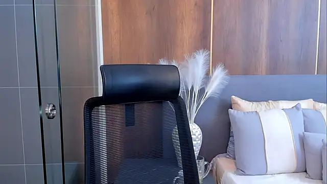 Snapshot of AishaPeyton chatting on December 17, 9:07 am AishaPeyton online show from December 17, 9:07 am