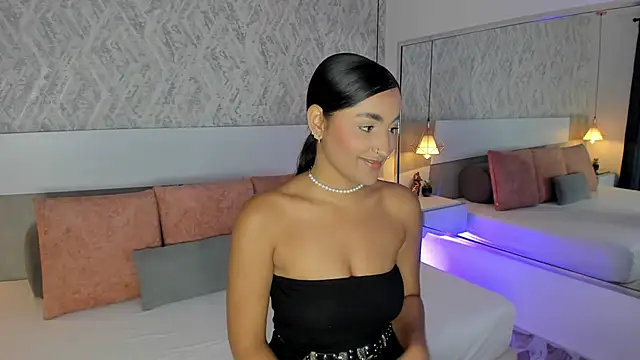 Snapshot of AishaPeyton chatting on March 6, 3:24 pm AishaPeyton online show from March 6, 3:24 pm