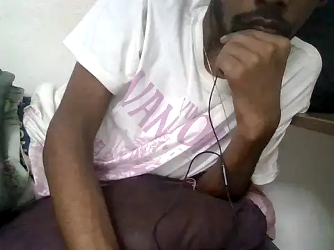 devilsam3327 online show from November 2, 8:00 pm