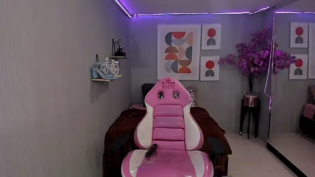 Dafne huges online show from December 3, 5:09 am