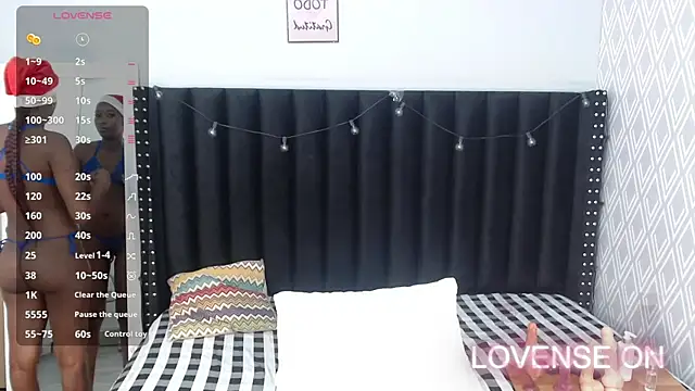 petitelittleebony online show from December 25, 7:34 pm