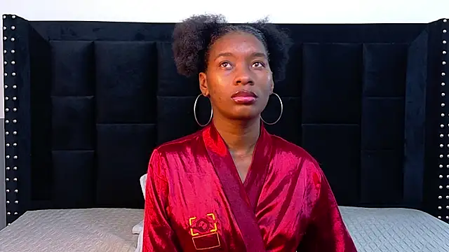 petitelittleebony online show from June 26, 2:38 am