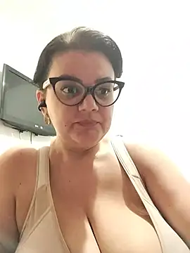Madisonpalacio online show from July 25, 11:35 pm