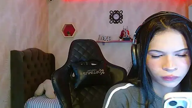 andy bell x online show from October 24, 6:54 am