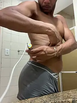 Snapshot of noahmarins chatting on December 31, 2:51 am noahmarins online show from December 31, 2:51 am