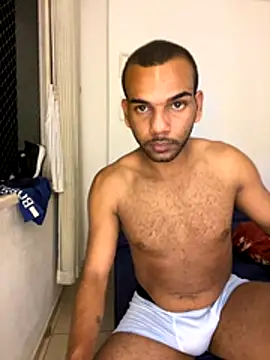 Snapshot of noahmarins chatting on October 27, 1:53 am noahmarins online show from October 27, 1:53 am