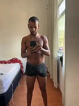 Snapshot of noahmarins chatting on March 2, 11:39 am noahmarins online show from March 2, 11:39 am