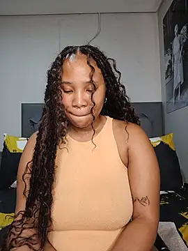 DrippinCaramelCutie online show from July 11, 8:00 pm