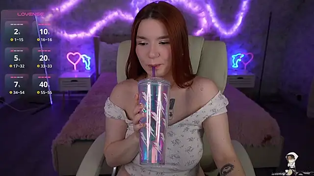 RedShinee online show from March 5, 8:21 pm